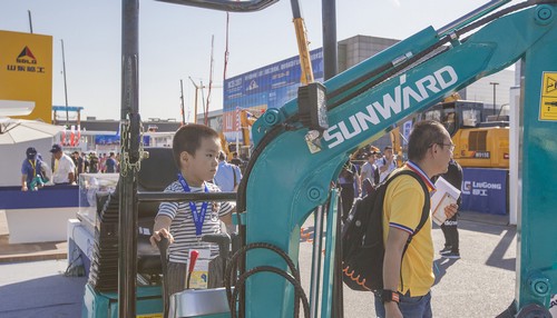 山河智能酷帅曾大虾，一大波美图带你亲临北京BICES展