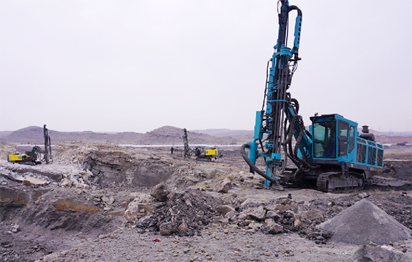 再战国际领先品牌,山河智能露天液压钻车一举成名