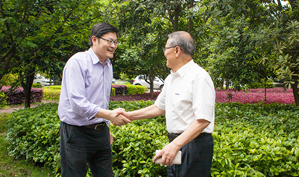 加拿大国会议员谭耕一行来山河智能考察