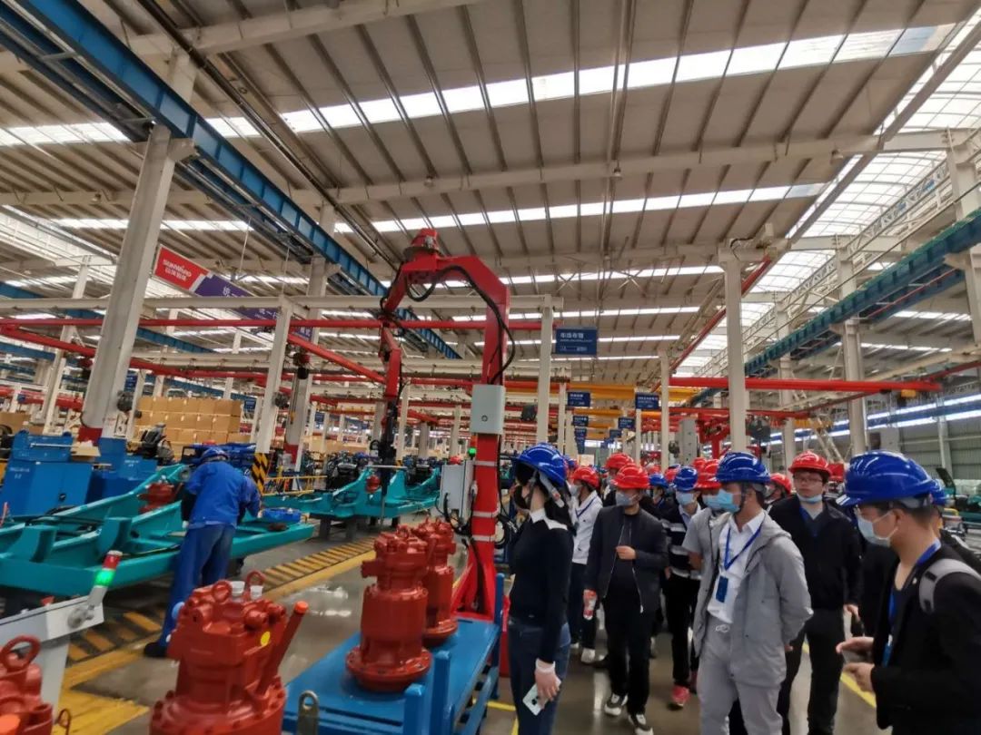 长沙工业机器人应用专题训练营到访山河智能