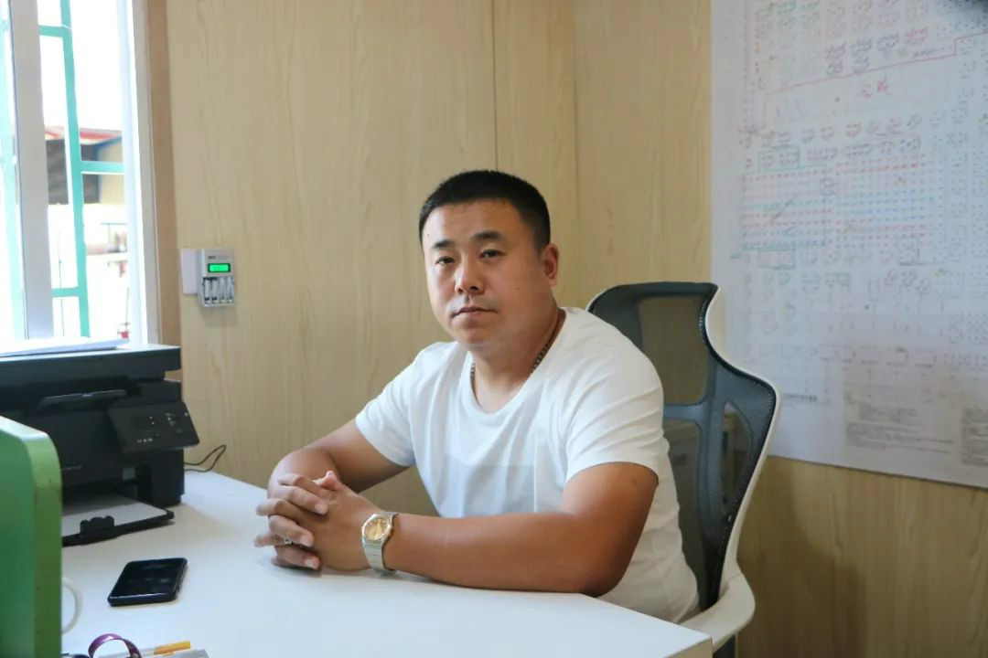 液压静力压桩机从1台到21台,他只用了8年!