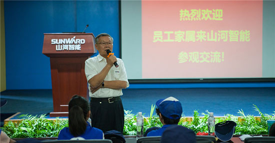 这个夏天,亲子玩转山河智能“三栖”装备