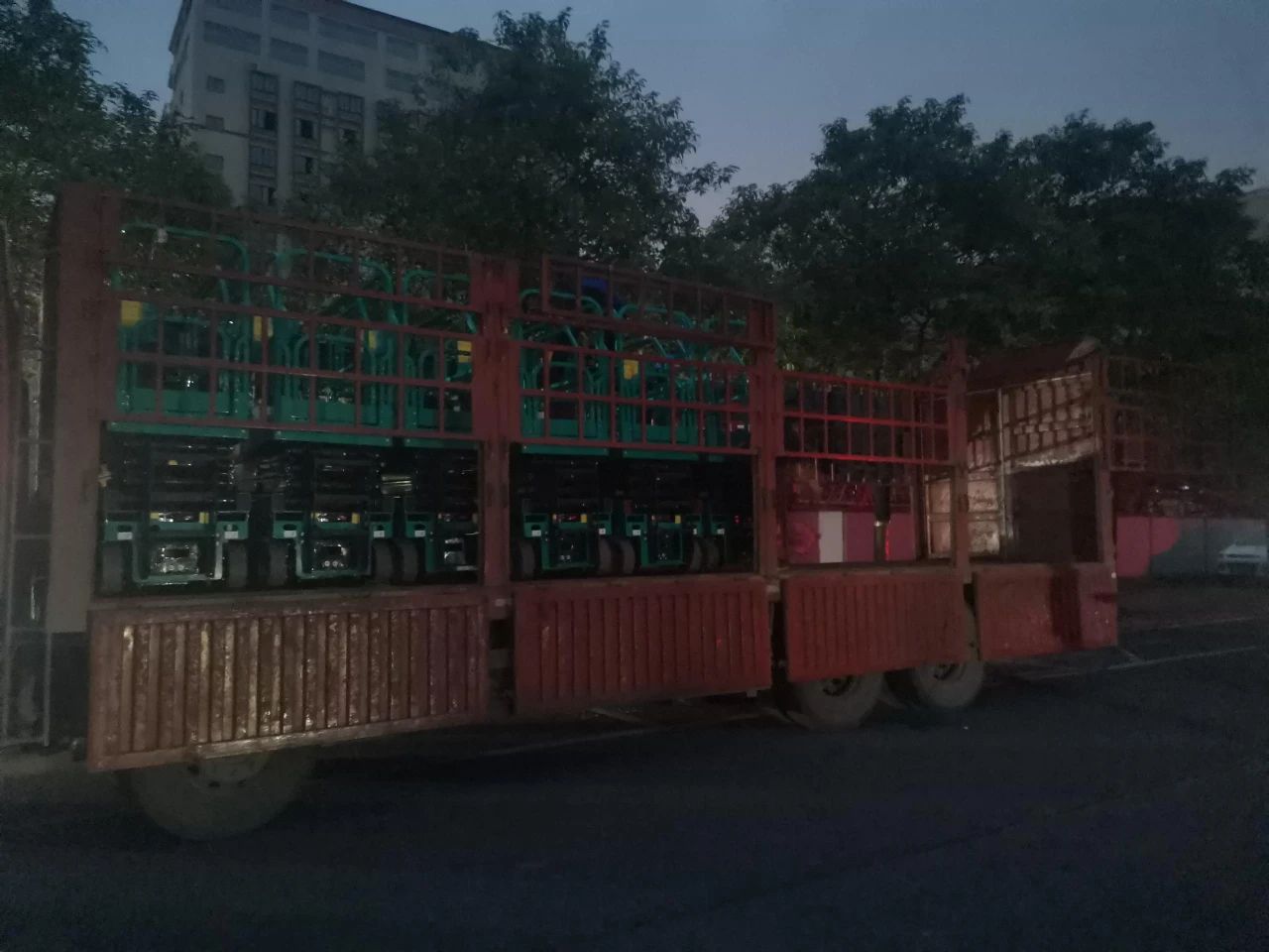 30小时,8个人,10台装备,我们说到做到!