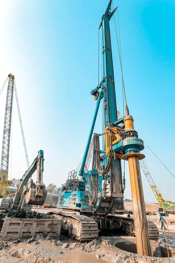 大国重器!山河智能超级装备助力北京城市副中心综合交通枢纽站建设