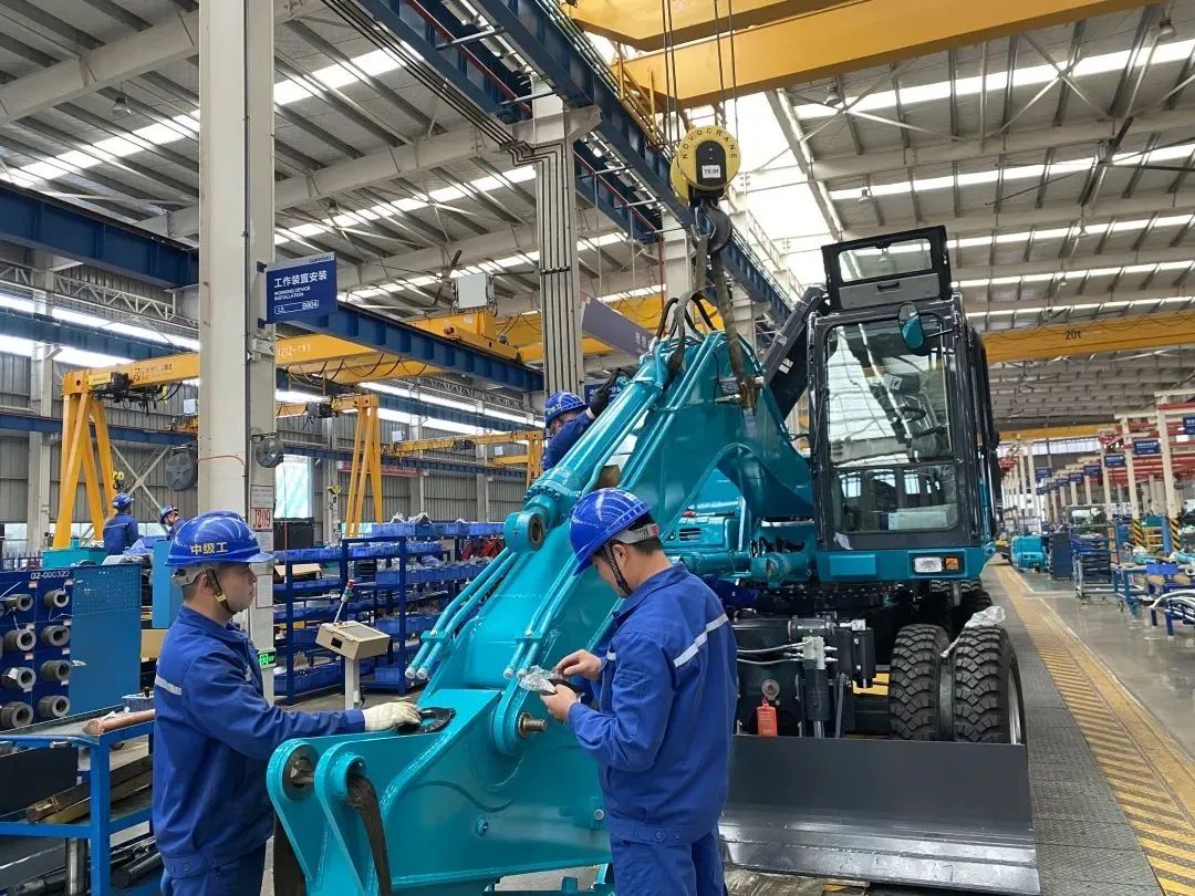 《湖南教育》:探索18年,山河智能找到校企合作共赢的答案