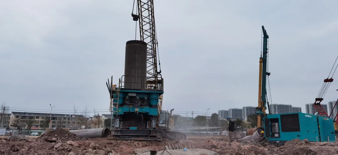 利器出击！山河智能SWRC260全回转全套管钻机成功完成首钻
