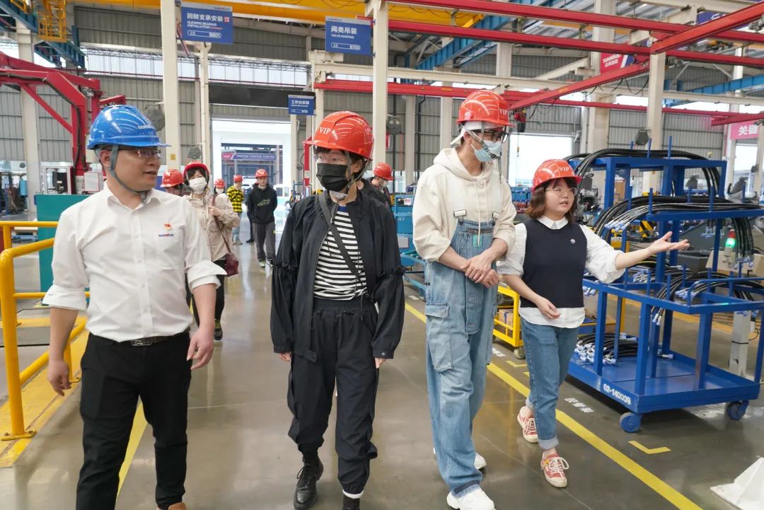 硬实力+软名片!山河智能协拍电视剧《重中之重》开机