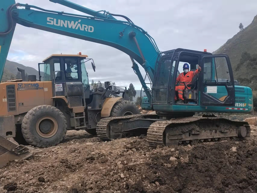 挑战世界第二高山脉！山河智能装备助力秘鲁安第斯国家公路项目建设