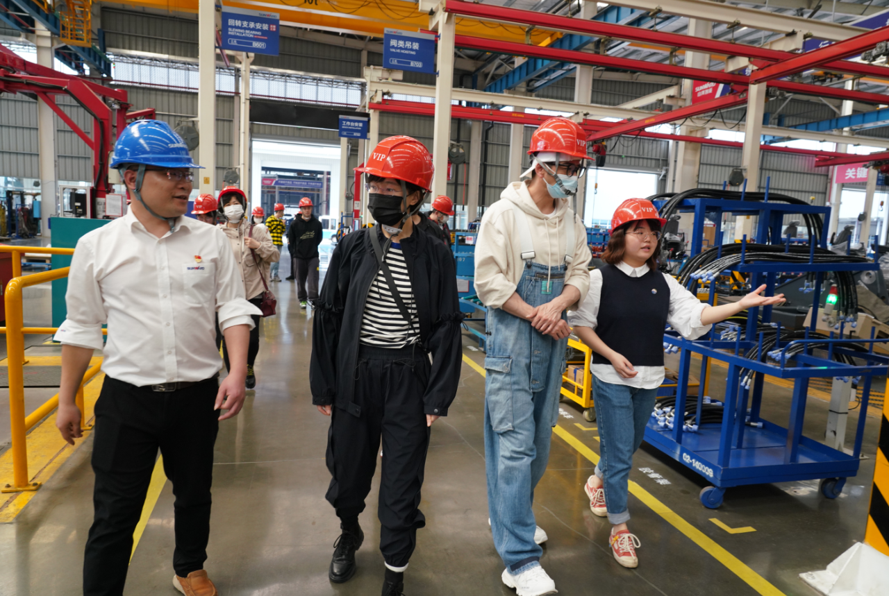 图集 | 坐等开播！山河智能协拍电视剧《重中之重》杀青