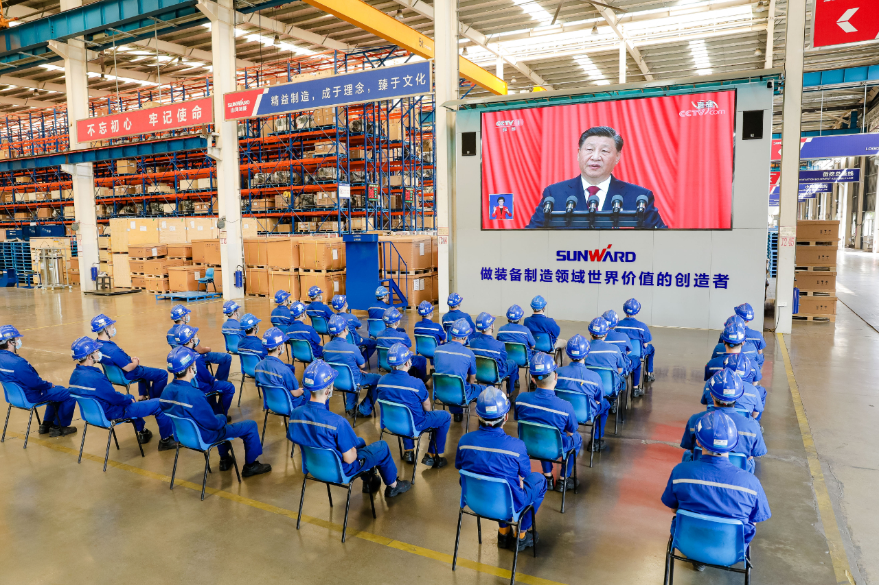 振奋人心！山河智能党员干部集中收看党的二十大开幕会盛况