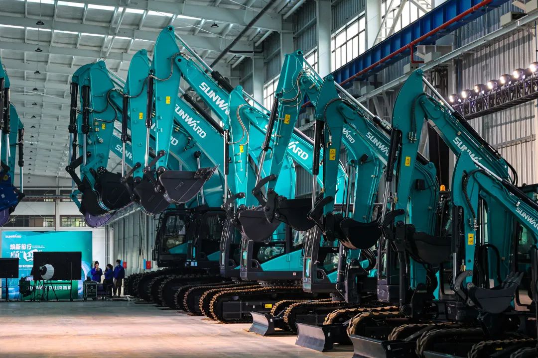 助力“双碳”目标！山河智能集中发布F系列国四挖掘机