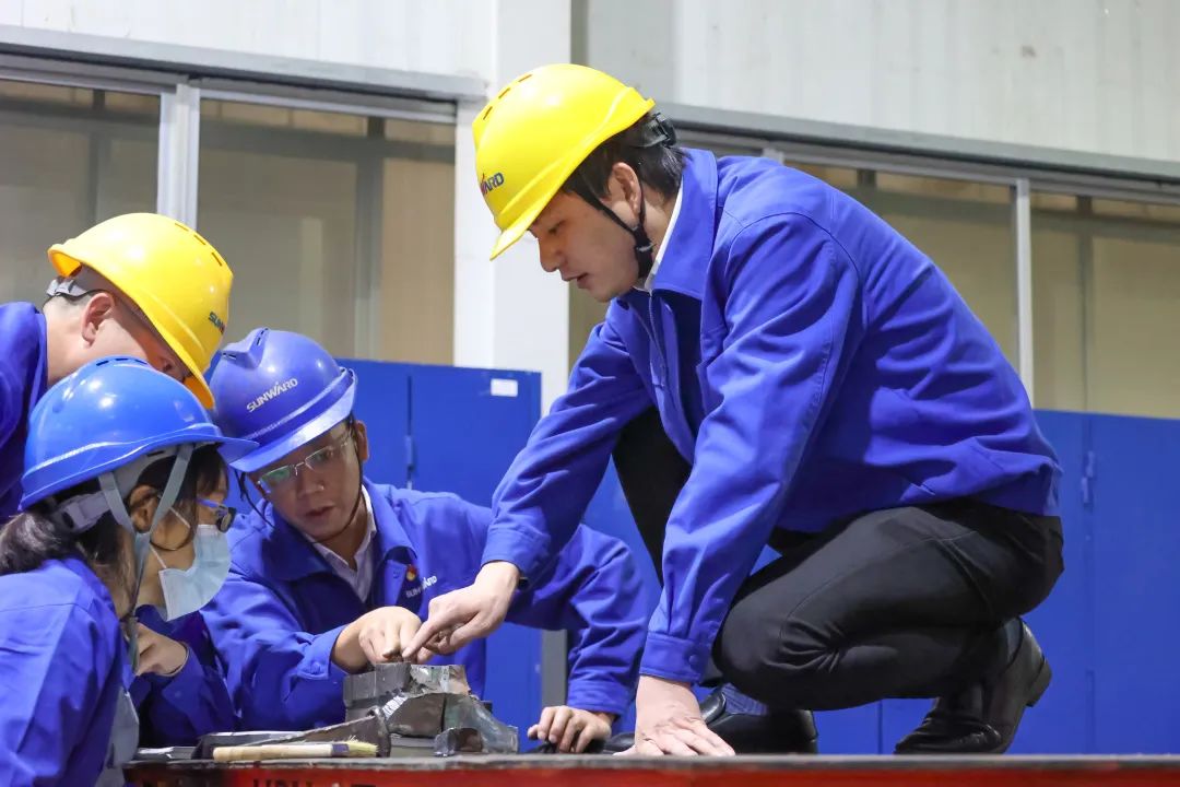 人民日报 | 山河智能青年工程师范峥嵘：抓住自主创新生命线