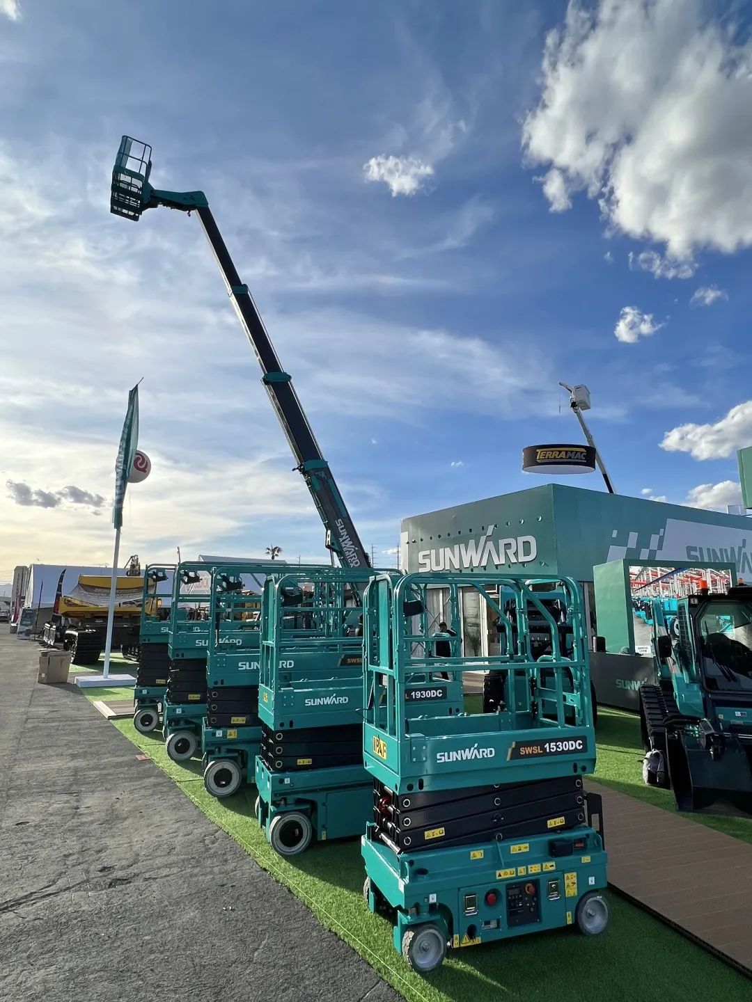 拉展直播 | 山河智能高空精品亮相2023美国拉展，哪款是你的最爱？