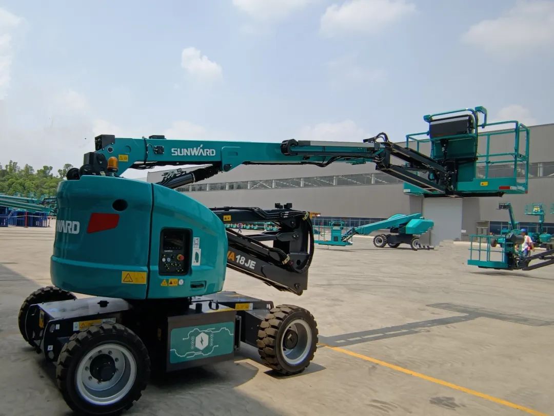 新能源家族再添“新丁”！山河智能三款电动臂式高空作业平台齐下线