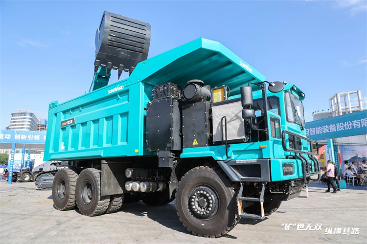 “矿”世无双，纵横丝路！山河智能亮相第十三届新疆国际矿业与装备博览会