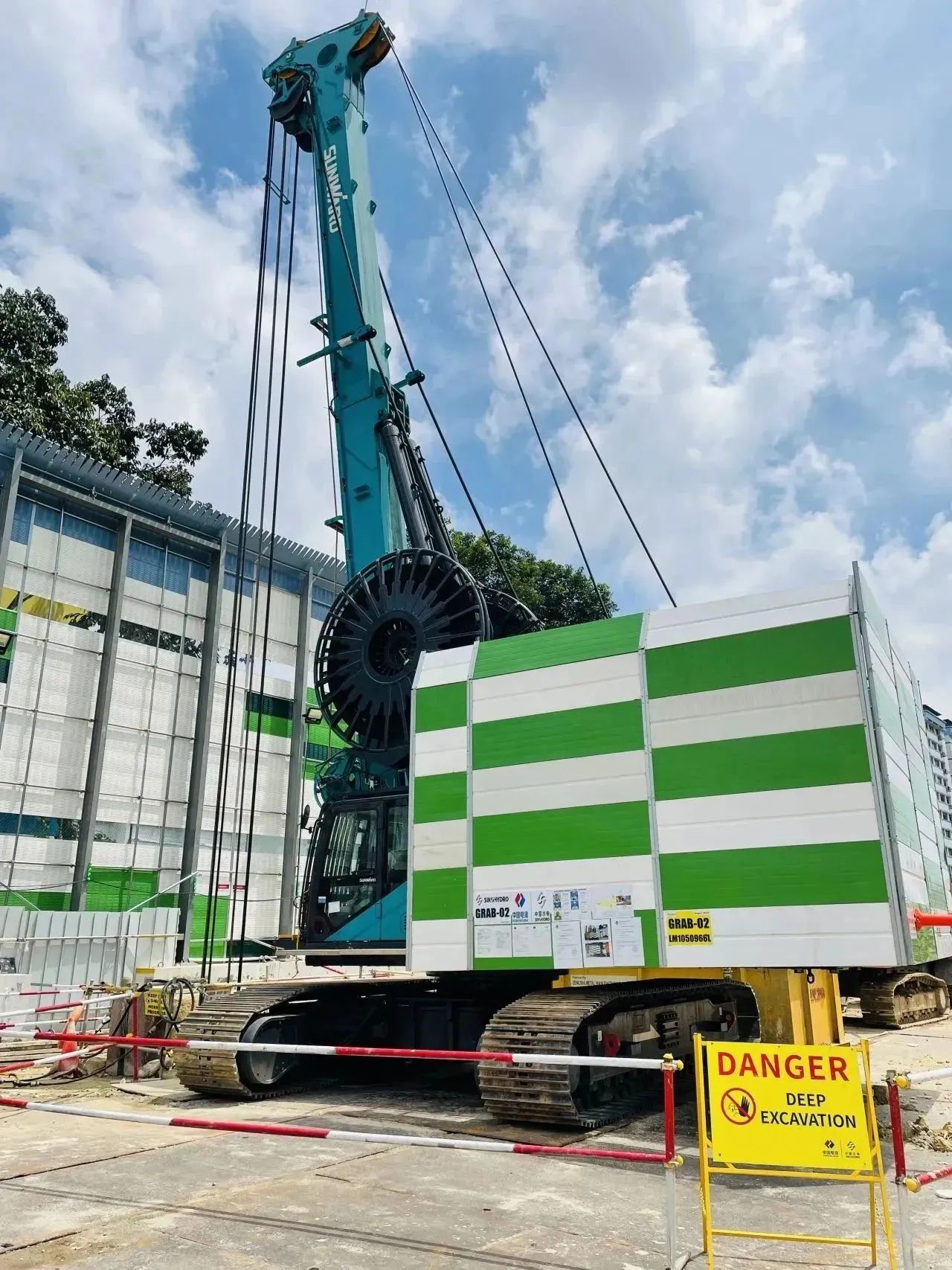 助力国内国际重大工程！山河智能液压抓斗实力“出圈”