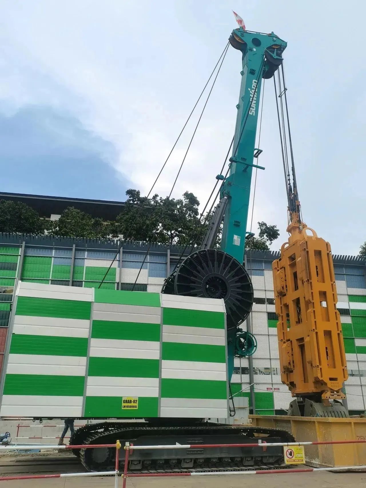 助力国内国际重大工程！山河智能液压抓斗实力“出圈”