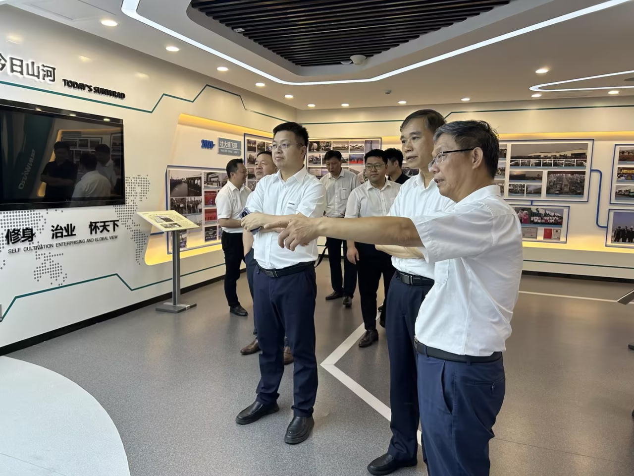 深化交流合作！广州港李明忠副总经理率队莅临山河智能考察交流！