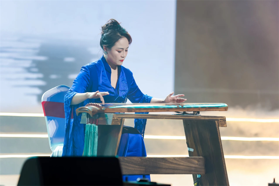 创新引领价值 理想成就未来——庆祝山河智能成立25周年表彰大会暨文艺晚会隆重举行