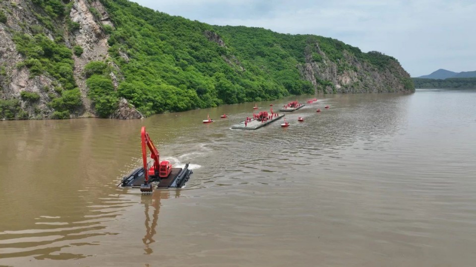 硬核破解“最后一公里”难题，山河智能应急救援设备助力“应急使命·2025”演习！